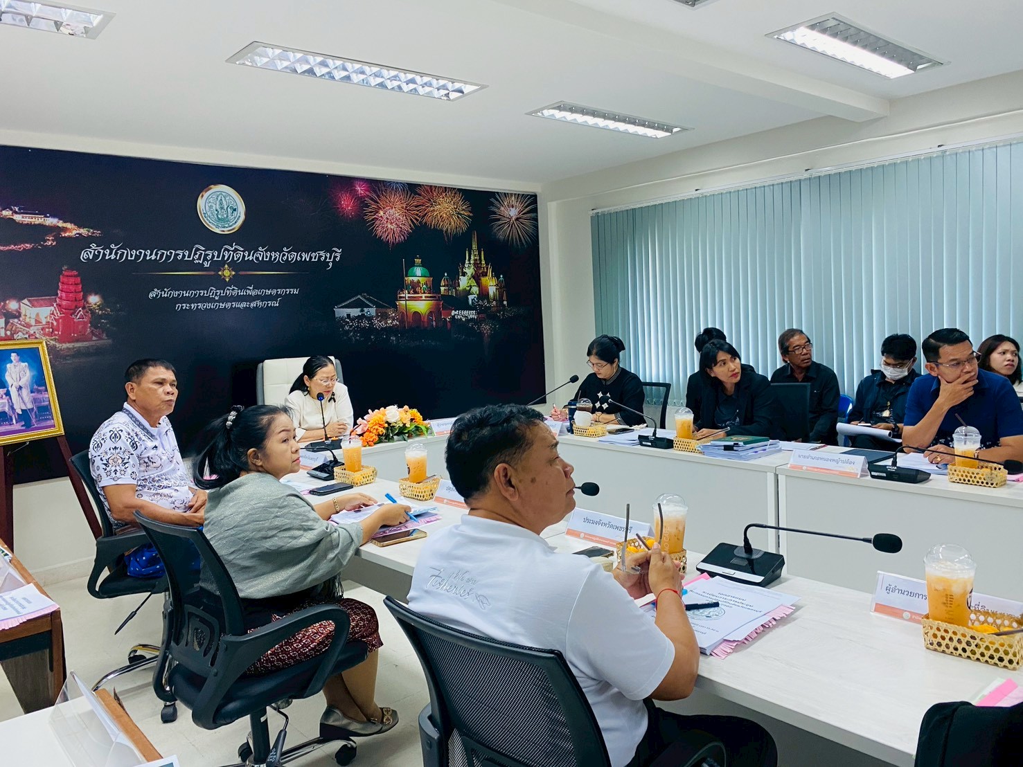 title - รองผู้ว่าราชการจังหวัดเพชรบุรี เป็นประธานการประชุมคณะกรรมการปฏิรูปที่ดินจังหวัดเพชรบุรี ครั้งที่ 1/2569 ณ ห้องประชุมสำนักงานการปฏิรูปที่ดินจังหวัดเพชรบุรี (ชั้น 2) โดยมี นางสาวยุพา ราชจินดา ปฏิรูปที่ดินจังหวัดเพชรบุรี กรรมการและเลขานุการรองผู้ว่าราชการจังหวัดเพชรบุรี เป็นประธานการประชุมคณะกรรมการปฏิรูปที่ดินจังหวัดเพชรบุรี ครั้งที่ 1/2569 ณ ห้องประชุมสำนักงานการปฏิรูปที่ดินจังหวัดเพชรบุรี (ชั้น 2) โดยมี นางสาวยุพา ราชจินดา ปฏิรูปที่ดินจังหวัดเพชรบุรี กรรมการและเลขานุการ